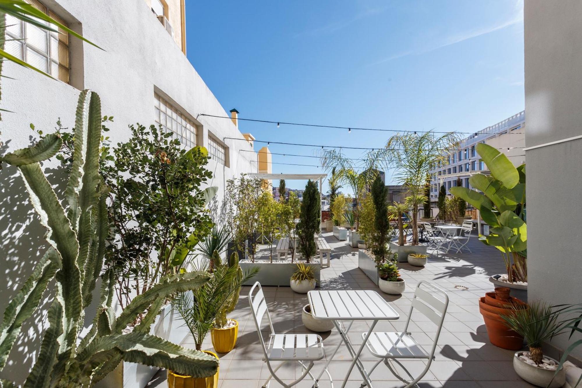 Gin O'Clock In Lisbon - By Misha'S Place 3A Luaran gambar